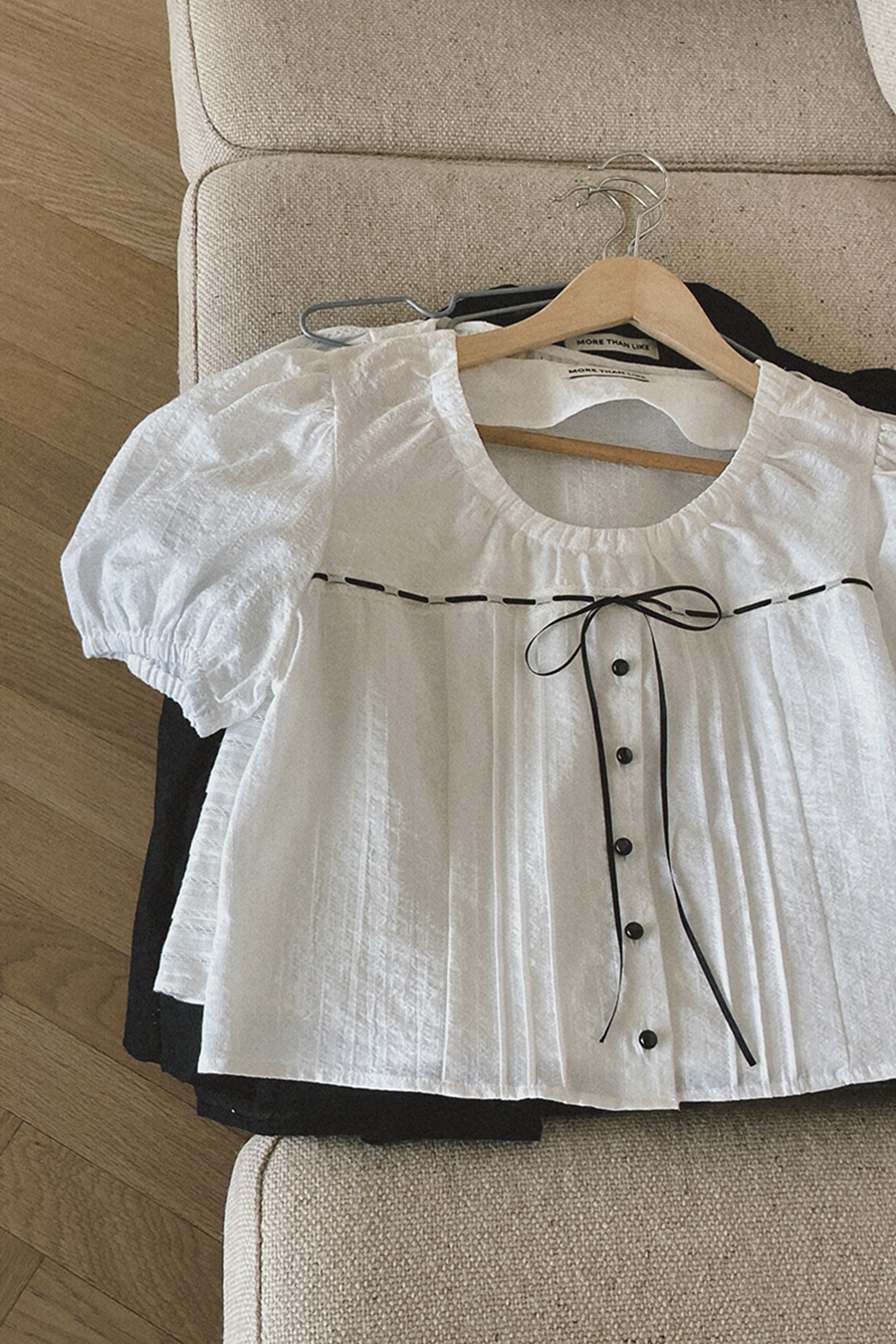 [EXCLUSIVE]PINTUCK RIBBON LACE BLOUSE - IVORY